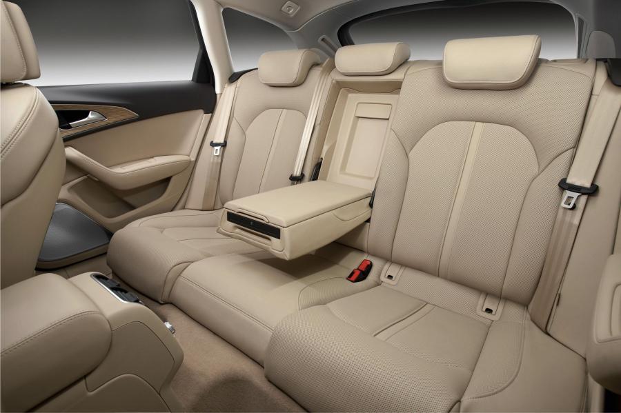 Интерьер Audi A6 3.0 TDI Quattro Avant (4G, C7) 2011 года  (WW) (фото 29 из 47)